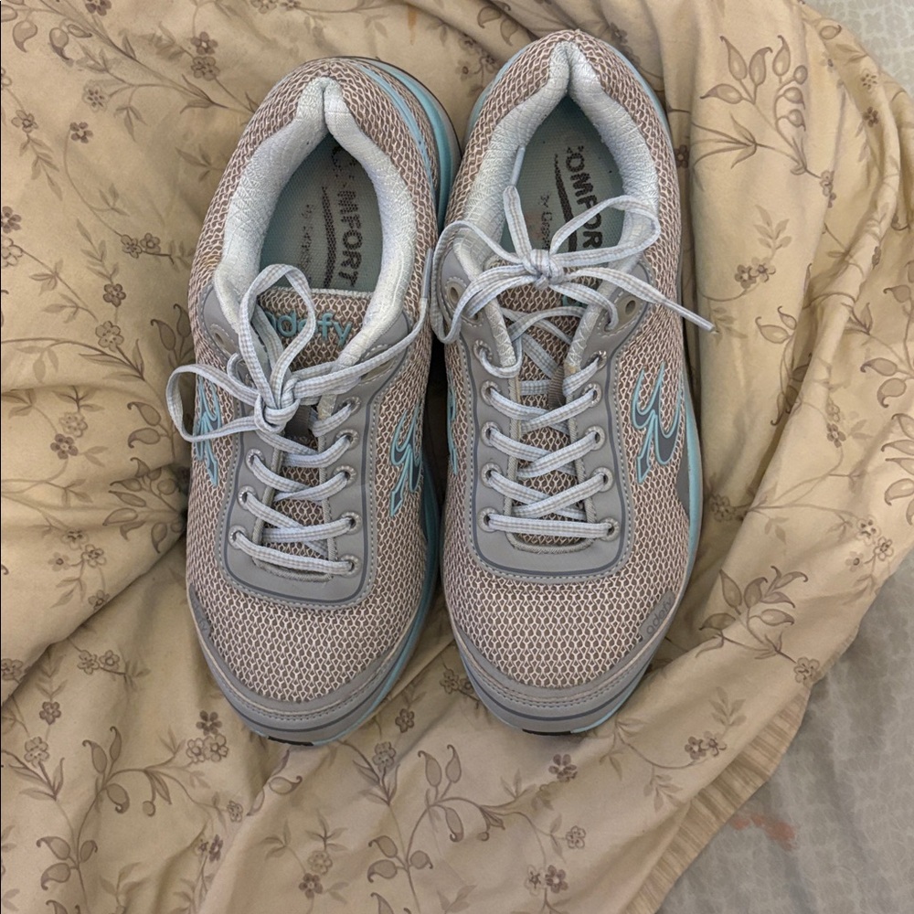 Gdefy Gravity Defyer Athletic Shoes